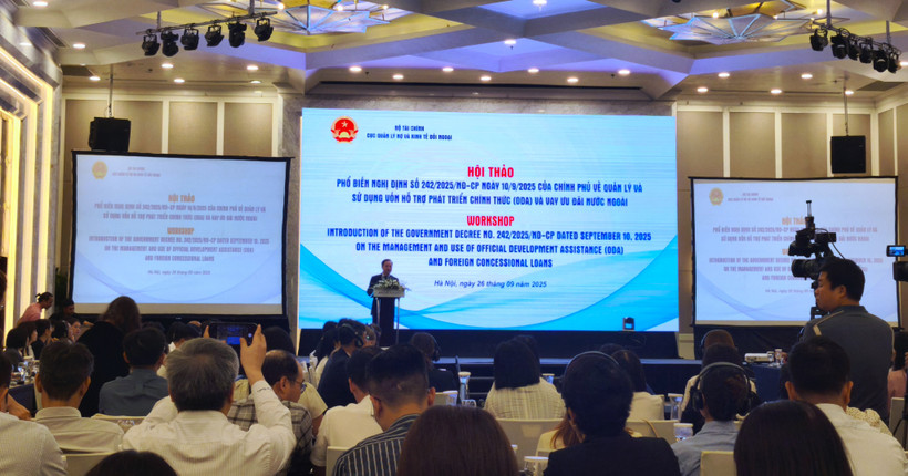 Toàn cảnh Hội thảo phổ biến Nghị định số 242/2025/NĐ-CP do Chính phủ ban hành ngày 10/9/2025, do Bộ Tài chính tổ chức vào sáng 26/9.