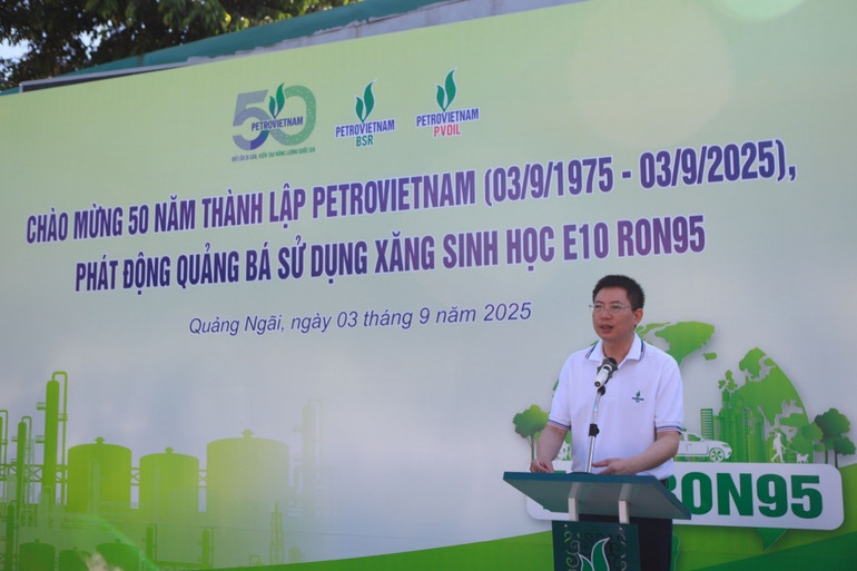 Ông Mai Tuấn Đạt-Phó Tổng Giám đốc Công ty cổ phần Lọc hóa dầu Bình Sơn nhấn mạnh ý nghĩa về hoạt động quảng bá sử dụng xăng sinh học E10 RON 95. bsr2.jpg