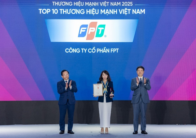 FPT là tập đoàn công nghệ tiên phong, có nhiều đóng góp cho chuyển đổi số quốc gia, tăng trưởng kinh tế và nâng cao vị thế Việt Nam. fpt-1.jpg