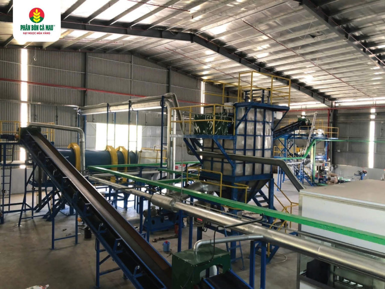 Với hệ thống trang thiết bị và ứng dụng công nghệ phối trộn hiện đại, nhà máy sẽ cho ra đời những dòng sản phẩm hiệu quả, chất lượng. ca-mau-4.jpg
