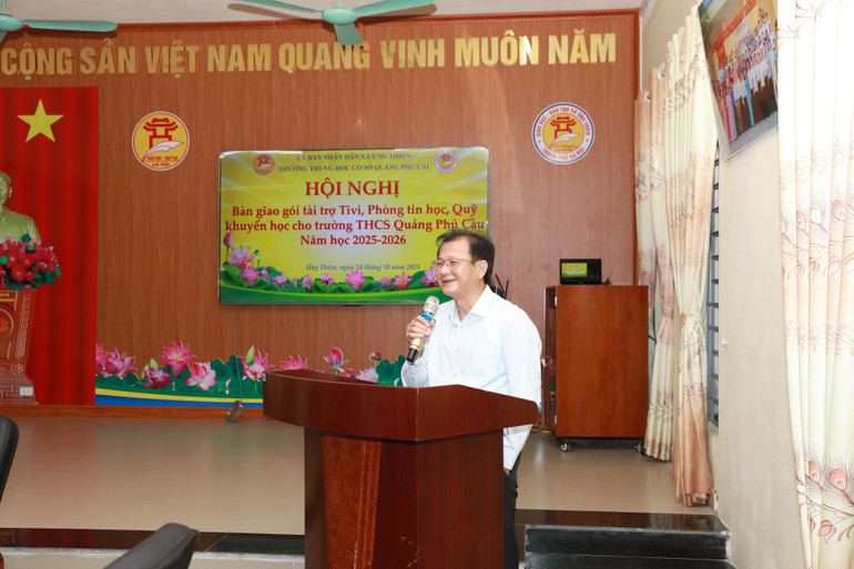 Ông Nguyễn Chí Viễn – Bí thư Đảng ủy, Chủ tịch HĐND xã Ứng Thiên phát biểu tại buổi lễ pvep3.jpg