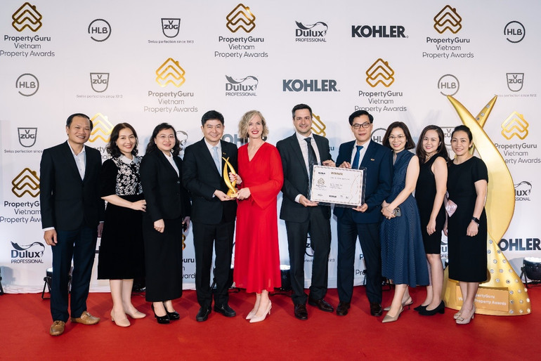 Khoảnh khắc đáng nhớ của CityLand Group và đại diện Meliá Hotels International tại Lễ trao giải Vietnam Property Awards lần thứ 11. city-4.jpg
