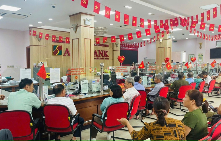 Ngân hàng Agribank. z6961107790307-6c82a79d338a87f5c054db54df131dc1.jpg