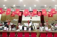 Ngân hàng Agribank bố trí cán bộ làm việc xuyên lễ.