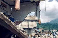 Lũ phá hủy nhiều nhà tại vùng Kashimir do Pakistan kiểm soát.