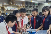 Mỗi góc học tập trong phòng thực hành STEM Petrovietnam tại Trường THCS Cầu Giấy đều được thiết kế mở, giúp học sinh có thể dễ dàng di chuyển, thảo luận và làm việc nhóm.