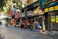 Phố trung tâm Hà Nội trong chiến dịch xây dựng phường kiểu mẫu về trật tự văn minh đô thị.