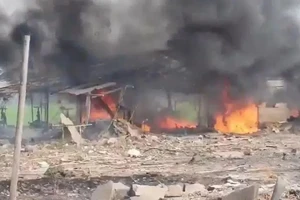 [Video] Nổ nhà máy pháo hoa ở Ấn Độ, hơn 20 người thiệt mạng