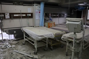 [Video] Nhiều bệnh viện bị trúng bom, Iran tiến hành sơ tán bệnh nhân khẩn cấp