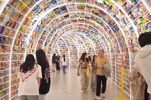 [Video] Bên trong cửa hàng đồ ăn lập kỷ lục lớn nhất thế giới tại Trung Quốc