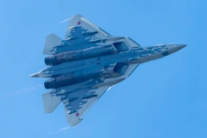 [Video] Tiêm kích Su-57 của Nga lần đầu bay với động cơ thế hệ mới