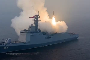 [Video] Triều Tiên phóng tên lửa chiến lược từ khu trục hạm mới
