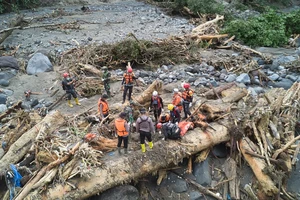 [Video] Thảm họa lũ lụt tại Indonesia: Hơn 600 người thiệt mạng 