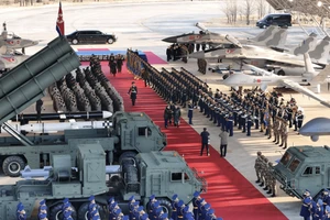 [Video] Triều Tiên lần đầu phô diễn tên lửa không đối đất tầm xa