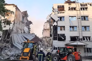 [Video] Nga cáo buộc Ukraine tấn công ký túc xá khiến ít nhất 35 em bị thương