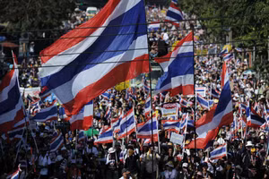 [Video] Sóng gió trở lại với gia tộc Shinawatra sau biến cố chính trường Thái Lan 