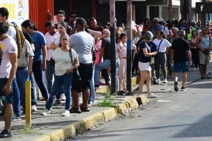 [Video] Khủng hoảng khiến người dân Venezuela chật vật với làn sóng tăng giá