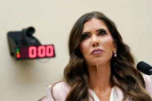 [Video] Tổng thống Mỹ D. Trump thay Bộ trưởng An ninh Nội địa