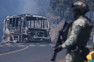[Video] Mexico bùng phát bao lực khi tân thủ lĩnh băng đảng khét tiếng sa lưới