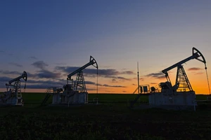 [Video] Quan hệ Mỹ-Trung-Ấn khó xử trước lời đe dọa đánh thuế Nga 