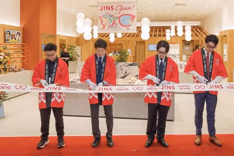 Cửa hàng đầu tiên tại Hà Nội chính thức khai trương tại Trung tâm thương mại AEON MALL Hà Đông vào cuối tháng 4 vừa qua.