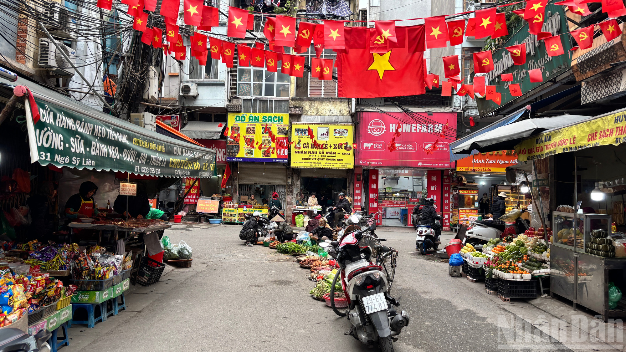 Nhiều "chợ cóc", chợ tạm hoạt động không phép mất an toàn vệ sinh thực phẩm