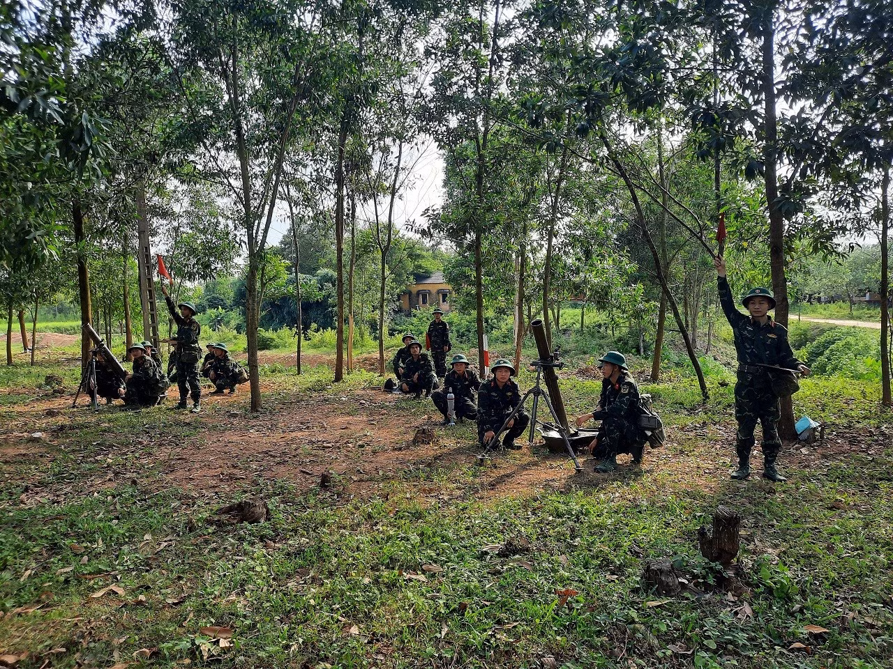 1-trung-doi-phao-binh-dai-doi-2-tieu-doan-14-to-chuc-huan-luyen-ban-muc-tieu-o-tran-dia-che-khuat.jpg