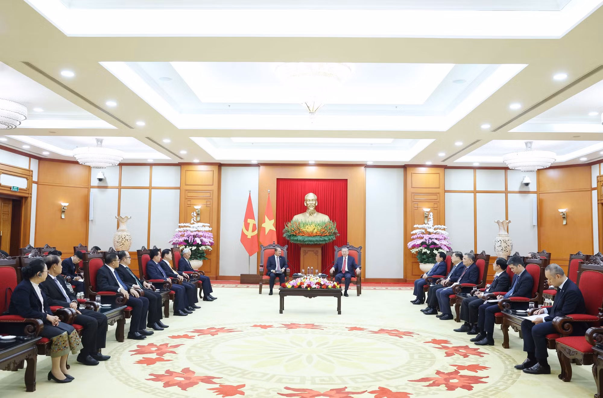 vna-potal-tong-bi-thu-to-lam-tiep-pho-thu-tuong-lao-kikeo-khaykhamphithoune-8366792.jpg