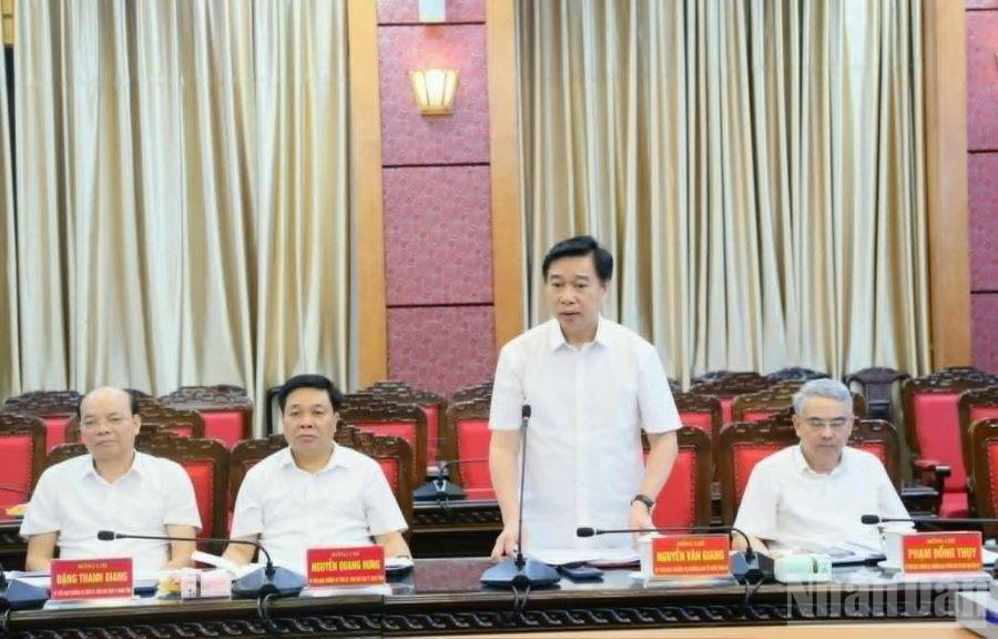 Đại diện Ban Tổ chức Tỉnh ủy Thái Bình phát biểu ý kiến. ndo_br_3.jpg