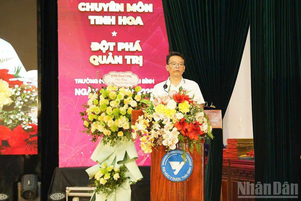 Bác sĩ chuyên khoa 2 Dương Văn Bảo, Chủ tịch Cộng đồng Nha khoa Việt cho hay, hiện tổ chức có hơn 8.000 hội viên là các bác sĩ nha khoa trên khắp cả nước. ndo_br_7.jpg