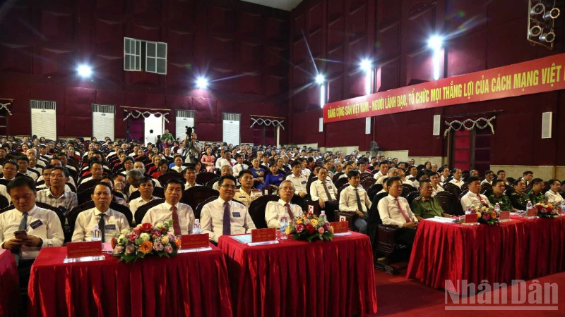 Các đại biểu tham dự Đại hội. ndo_br_4-2229.jpg