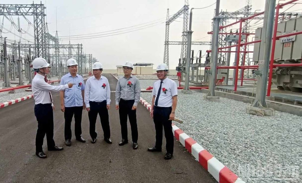Công trình xuất tuyến sau trạm biến áp 220kV Vũ Thư (Hưng Yên) có tổng vốn đầu tư 384 tỷ đồng. ndo_br_5.jpg