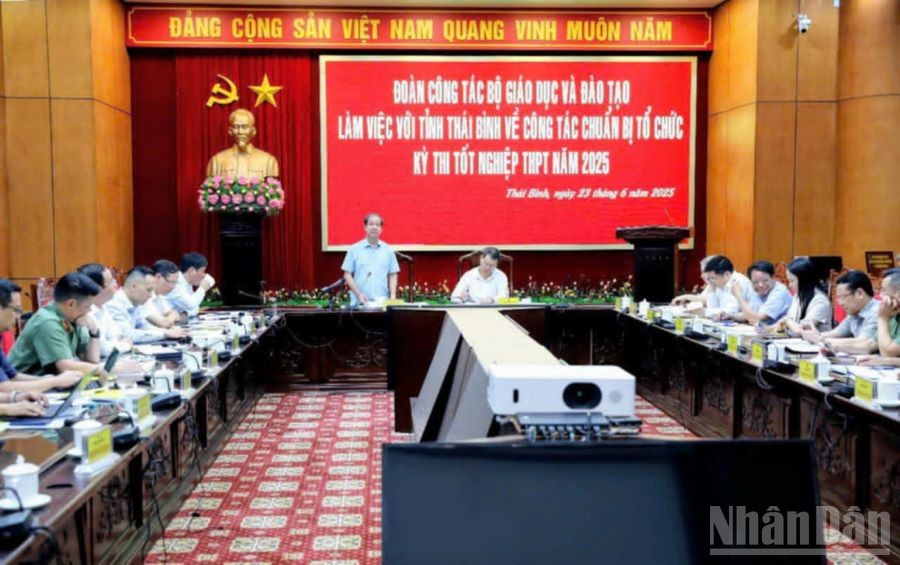 Quang cảnh buổi làm việc. ndo_br_5.jpg