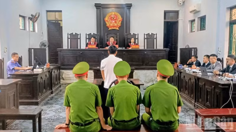 Quang cảnh phiên tòa.