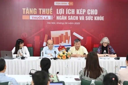 Quang cảnh buổi tọa đàm "Tăng thuế thuốc lá - Lợi ích kép cho ngân sách và sức khỏe".