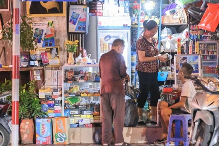 Dễ tiếp cận và giá rẻ là một trong nguyên nhân làm tỷ lệ người trưởng thành ở Việt Nam sử dụng thuốc lá còn cao.