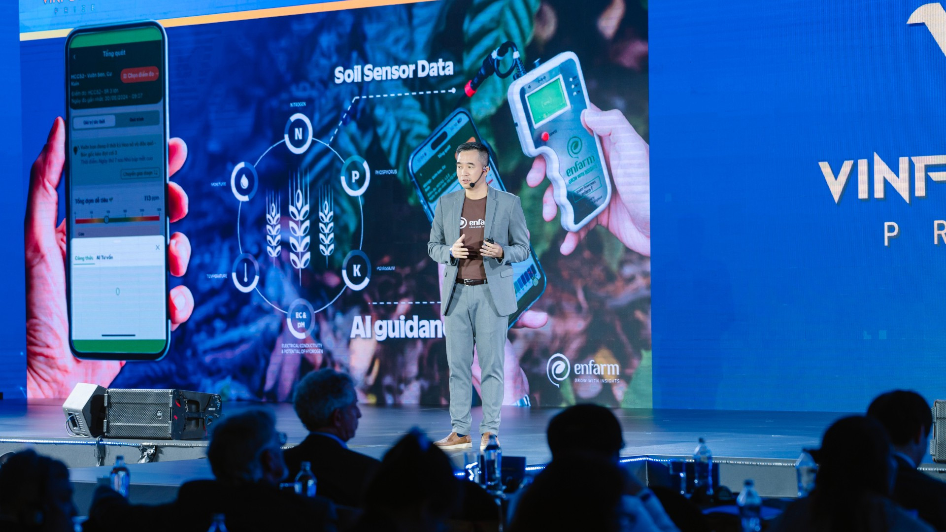 Ông Nguyễn Đỗ Dũng chia sẻ về ứng dụng công nghệ trong sản xuất nông nghiệp.