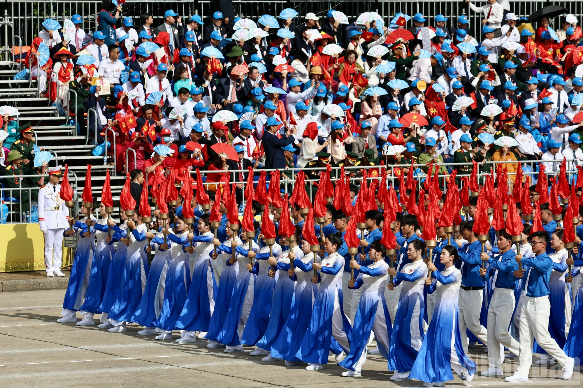 (Ảnh: NGỌC HOAN) ndo_br_z6968560410532-c073eb89ae196635b5425068c5443ec5.jpg
