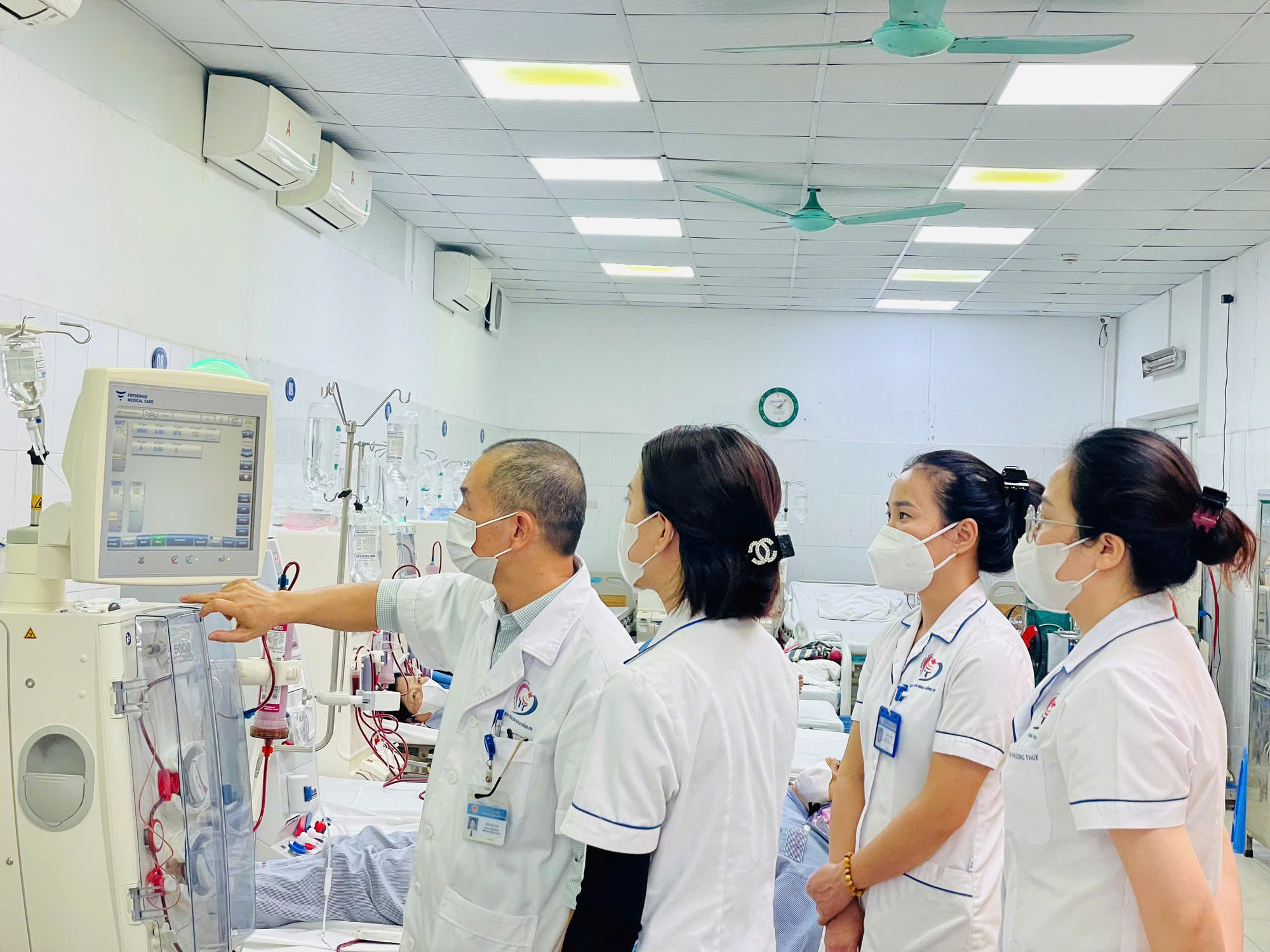 Bệnh viện hiện thực hóa mục tiêu “bệnh viện không giấy tờ” với việc gấp rút hoàn thành việc triển khai bệnh án điện tử (EMR) theo cấp độ 6 của Bộ Y tế. (Ảnh: LÊ TẤN) z7110040715999-9364a083abd015945a25a0cf5200a2aa.jpg