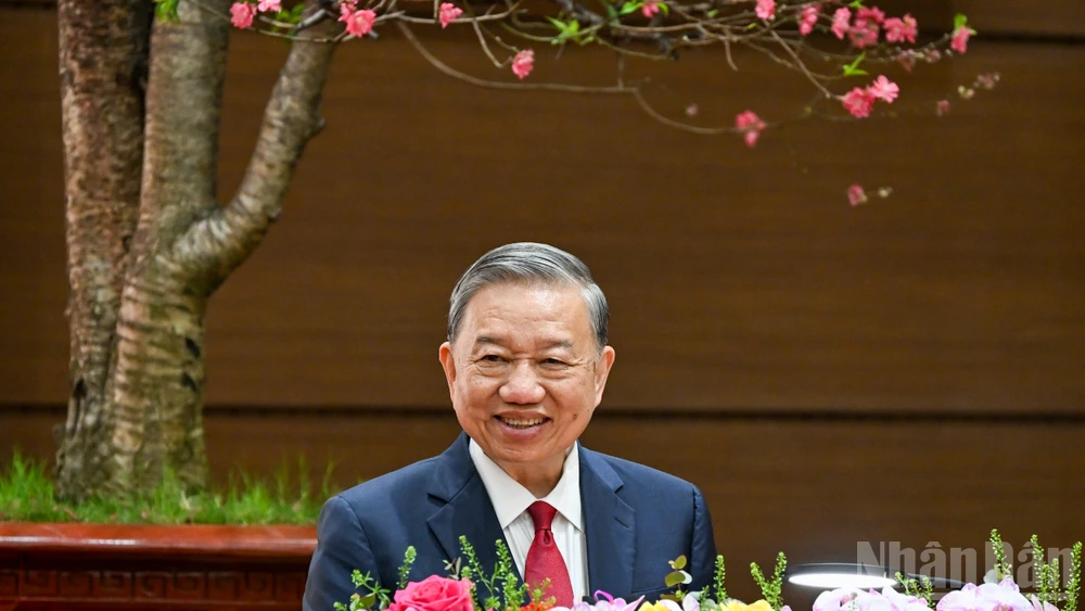 Tổng Bí thư Tô Lâm phát biểu chúc Tết Đảng bộ, chính quyền và nhân dân Thủ đô Hà Nội. 