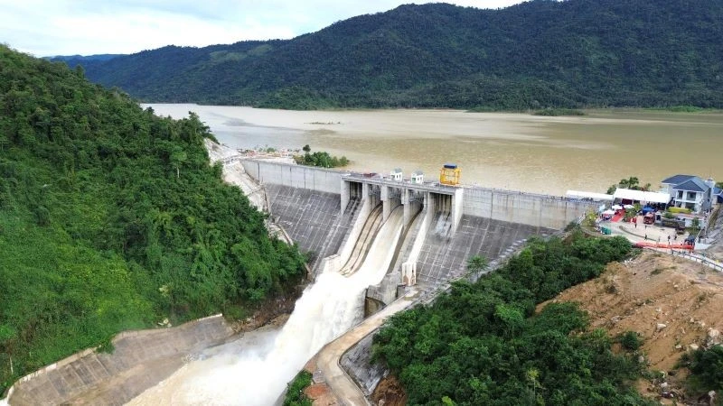 Dự án hồ chứa nước Sông Chò 1 là hồ chứa nước lớn thứ 2 tại tỉnh Khánh Hòa, được xây dựng với dung tích thiết kế gần 110 triệu m3, tổng mức đầu tư 956 tỷ đồng. 