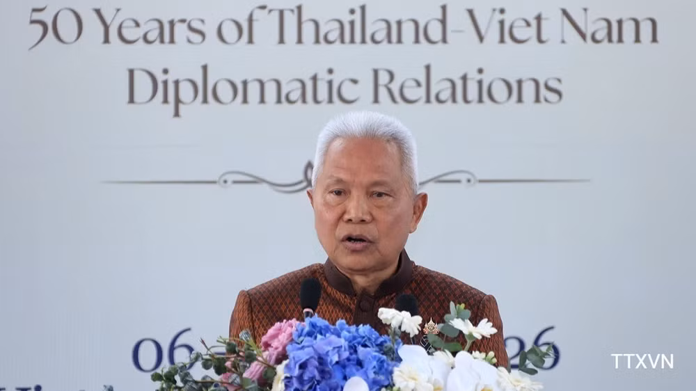 vna-potal-chu-tich-quoc-hoi-kiem-chu-tich-ha-vien-thai-lan-du-trien-lam-trang-phuc-dan-toc-nhan-tai-bao-tang-phu-nu-viet-nam-8936948-2513.jpg