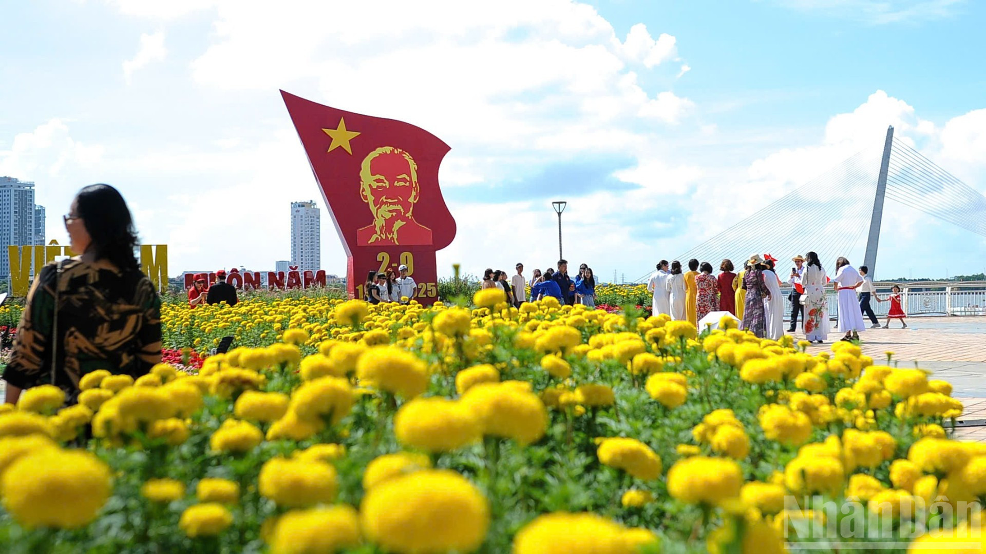 Trong hai ngày qua, Đà Nẵng có thời tiết khá lý tưởng, bầu trời quang đãng, không mưa. Ban ngày nắng đẹp, thích hợp cho các hoạt động du lịch, giải trí ngoài trời. ndo_br_z6965848816719-61dad1accb16463bfcb2d790c245a340-4503.jpg