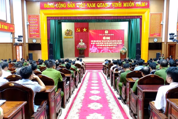 Quang cảnh hội nghị.
