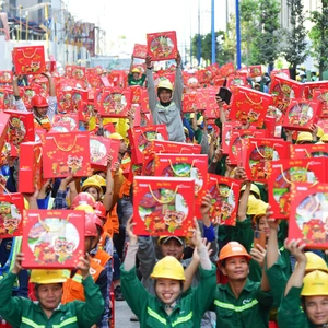 Không khí rộn ràng đã lan tỏa khắp công trường Dự án Khu cao tầng Sycamore lô B9, B10 ,phường Bình Dương, Thành phố Hồ Chí Minh.