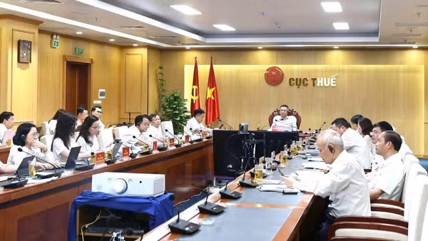 Quang cảnh cuộc họp.