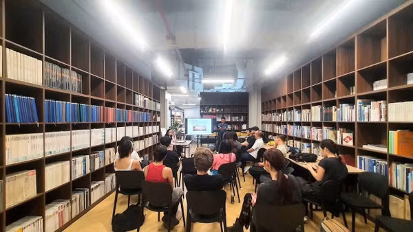 CA’ Library là không gian cho nhiều người yêu thích kiến trúc, nghệ thuật.