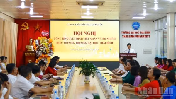 Quang cảnh buổi lễ.