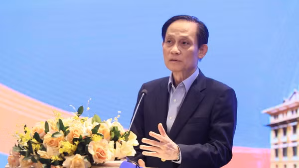 Đồng chí Lê Hoài Trung, Ủy viên Bộ Chính trị, Bộ trưởng Ngoại giao phát biểu. (Ảnh: An Đăng-TTXVN)