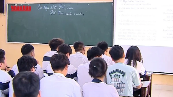 [Video] Từ năm 2027, kỳ thi tốt nghiệp THPT kết hợp hình thức thi trên máy tính và thi trên giấy